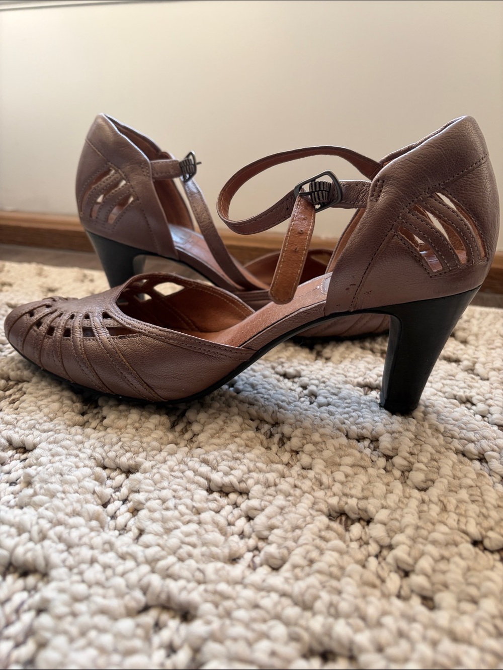 Clarks Women's Brown Leather Heels - Picture 6 of 8